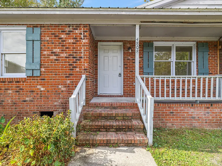 4822 Long Branch Dr — Photo 16
