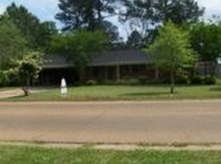 1002 Lee Ave, Crystal Springs, MS 39059