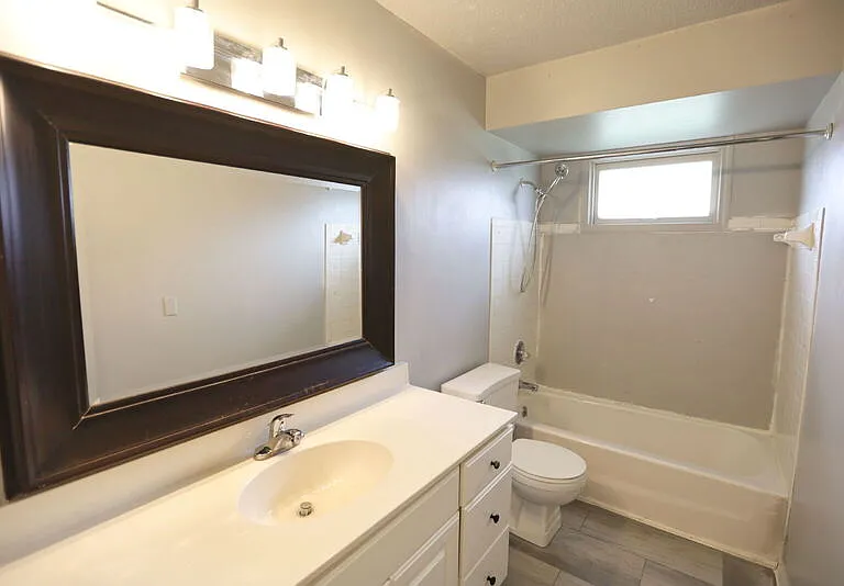 4156 Norman Dr SE — Photo 10