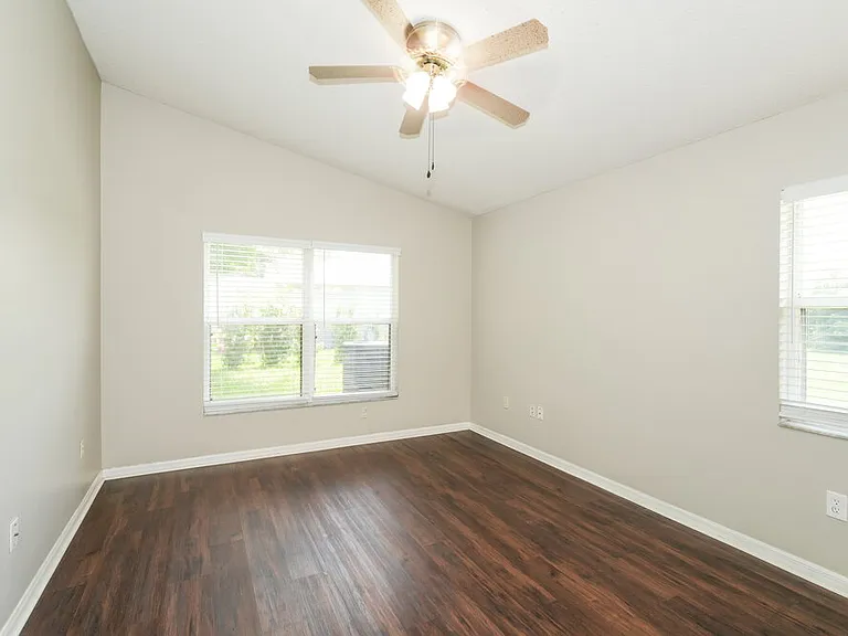 1846 Twisting Ln — Photo 10