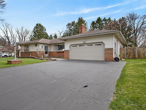 2nd image of 66 Rick Edge Cir