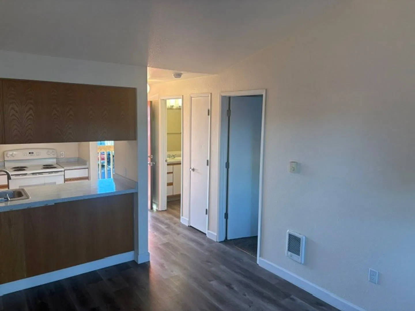 #400 Bayview By The Sea Apartments — Photo 3