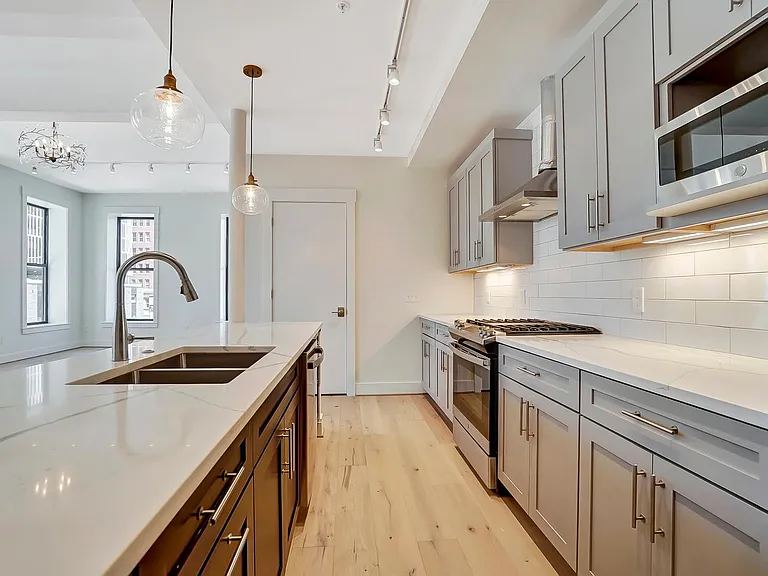 39 E Court St #3 — Photo 6