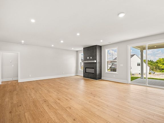5th image of 448 Tomlinson Pointe Dr Lot 176