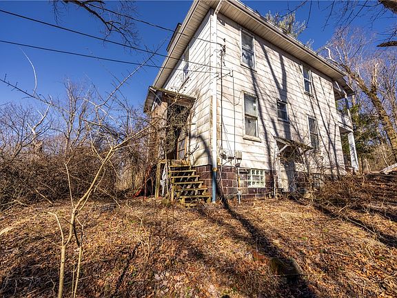 5th image of 61 Lee St