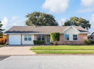 7106 Poplar Dr, Galveston, TX 77551
