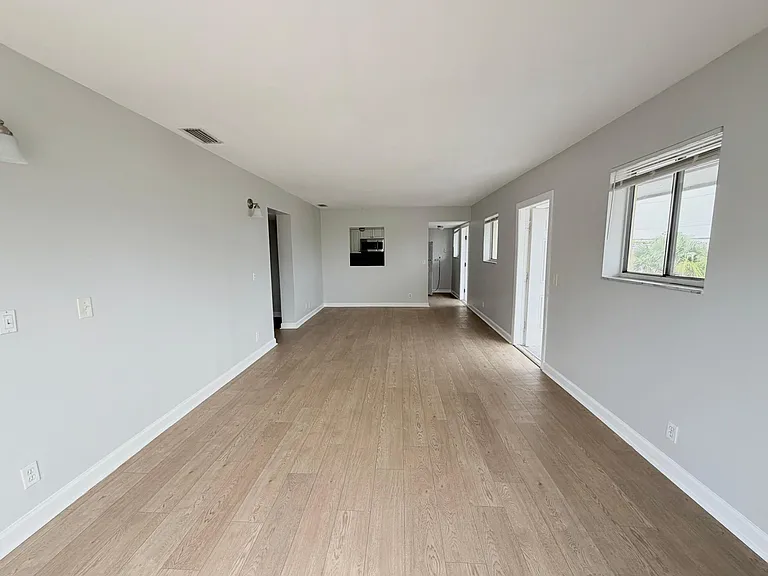 1501 Crescent Cir #E45 — Photo 7