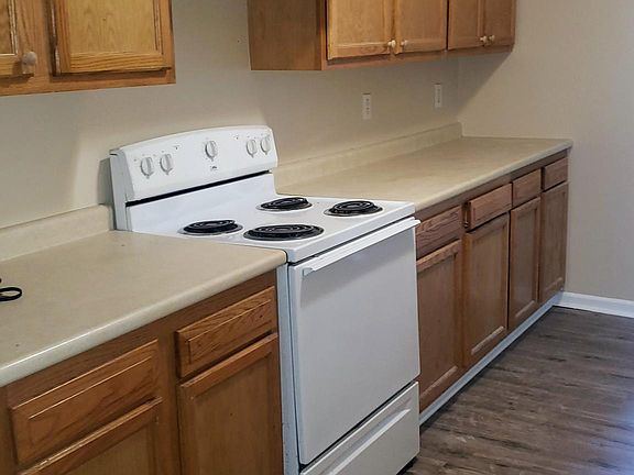 3rd image of 254 E Main St APT 5