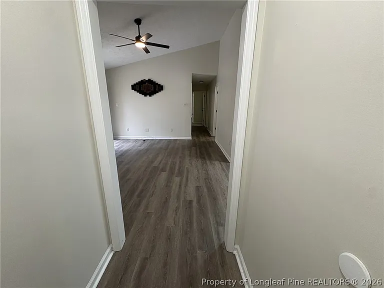 491 Oates Dr — Photo 2
