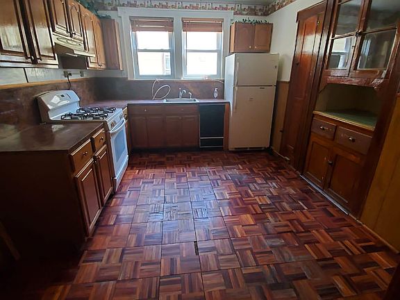 2nd image of 93 W Allen St Floor 1
