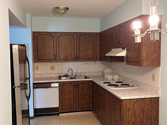 4th image of 5557 Baronridge Dr APT 7