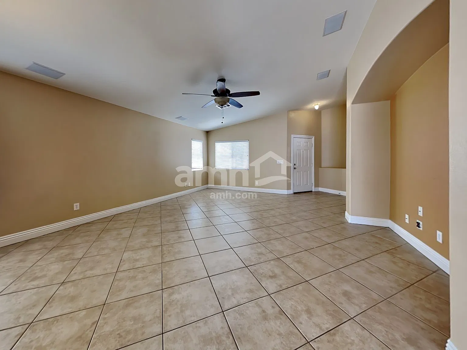 4 bed, 3.0 bath, 1904 sqft, $2,445 — Photo 4
