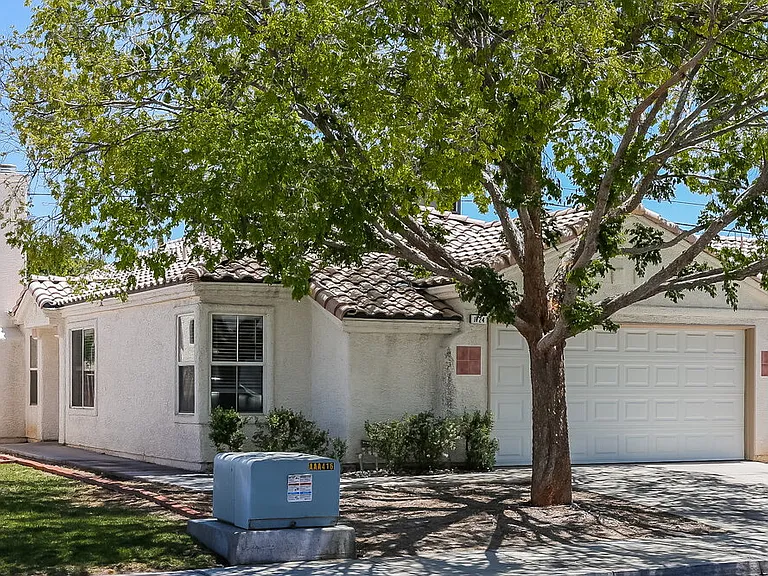 1724 Villa Vista Way — Photo 3