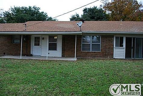 3rd image of 1400 Meadowlark Dr