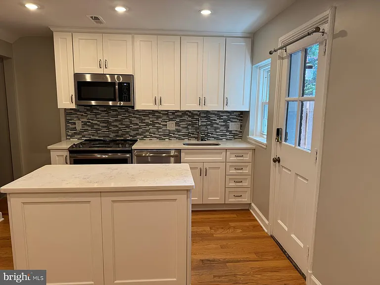 3064 S Buchanan St — Photo 10