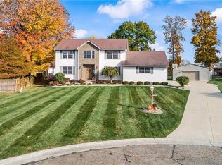 1451 Woodshire Cir, Alliance, OH 44601