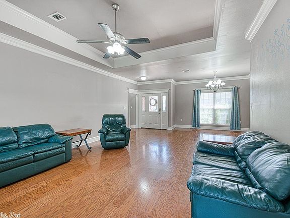 4th image of 42 Breckenridge Dr