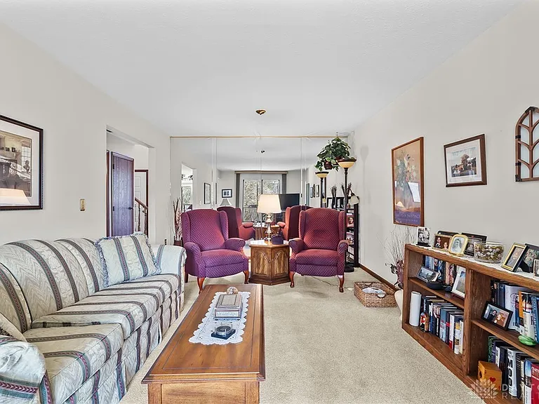 692 Hidden Valley Ct — Photo 6