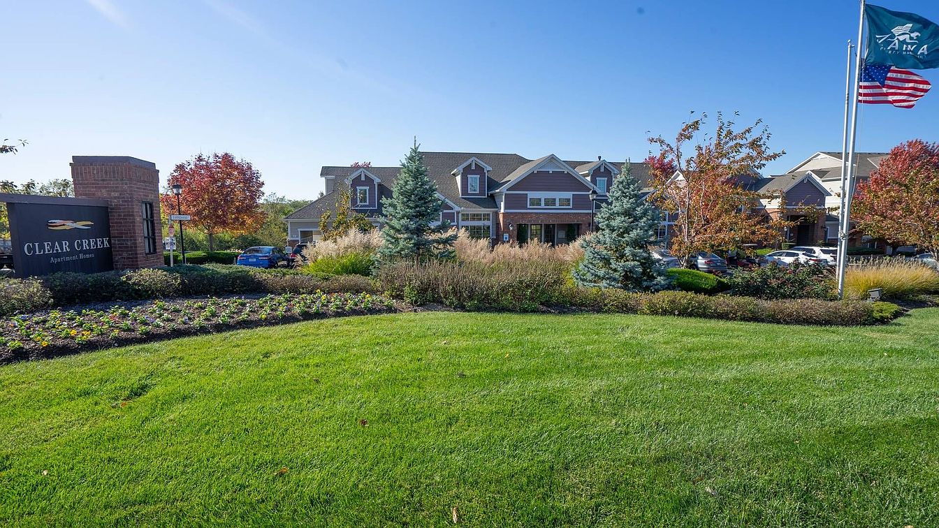 Clear Creek Apartments Overland Park