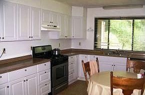 5th image of 12 Elisabeth Ln