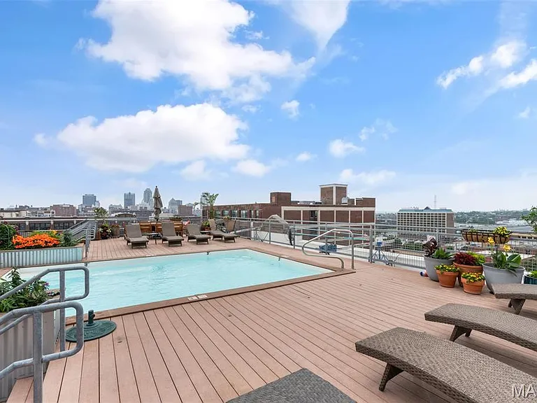 2323 Locust St #308 — Photo 37