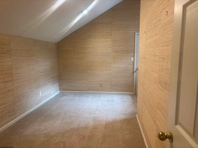 104 Lakeview Dr — Photo 21