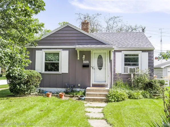 2932 Cooper Ave, Port Huron, MI 48060