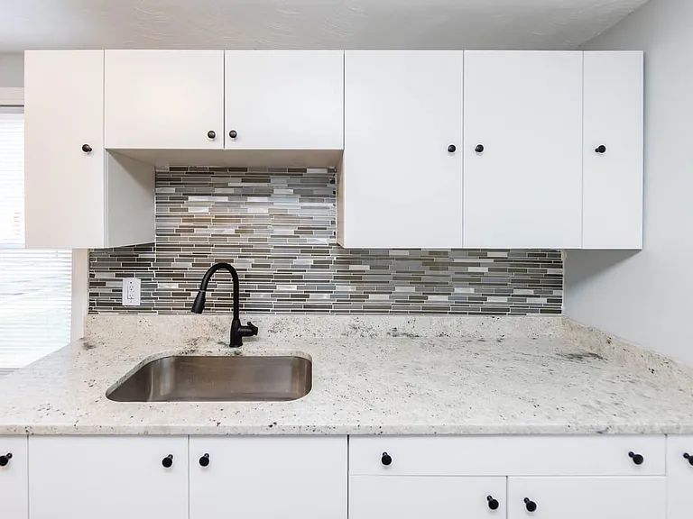 482 E Jenkins Ave — Photo 6