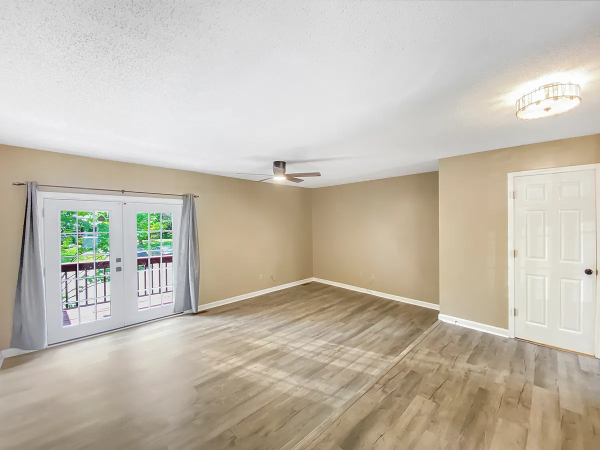 Building Photo - 1601 Herrin Dr