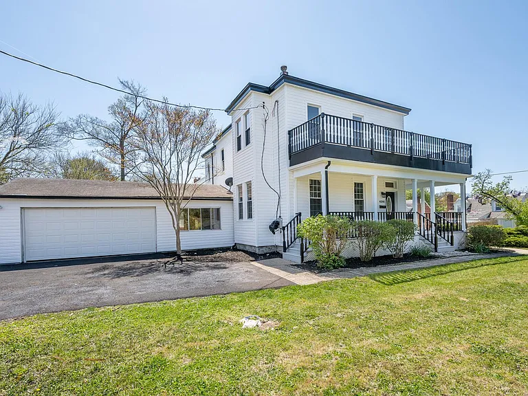 4201 E West Hwy — Photo 39