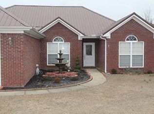 6393 Wolfe Rd, Columbus, MS 39705