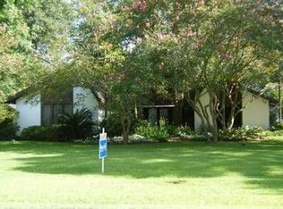 5412 Woodlake Dr, Baton Rouge, LA 70817