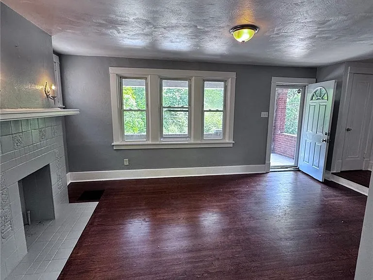 2308 Starkamp St — Photo 3