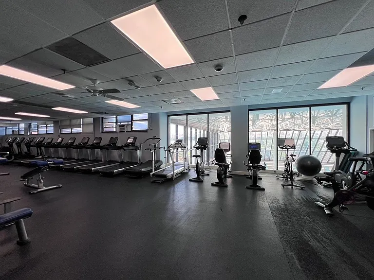 7004 Boulevard East #29D — Photo 9