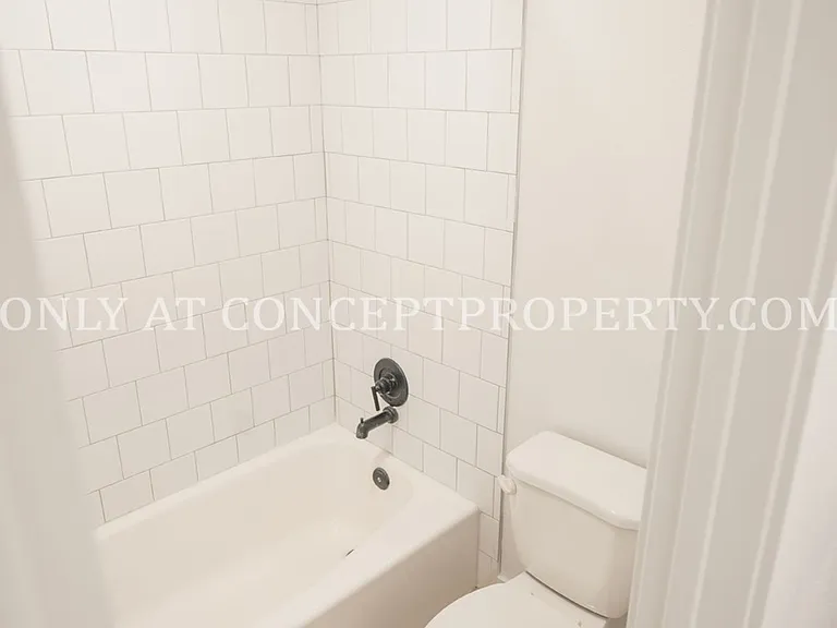 Avenue View Apartments — Photo 24