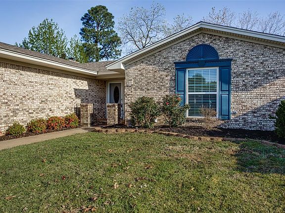 4th image of 2725 Shawn Dr