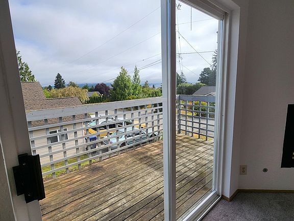 Living Room Slider out to deck