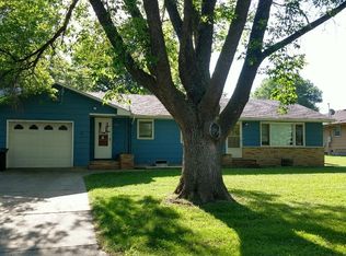 614 8th St, Le Sueur, MN 55334