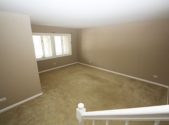 3rd image of 403 Fairfield Ct