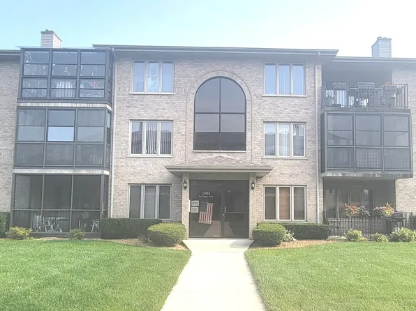 13953 S Leclaire Ave #202, Midlothian, IL 60445