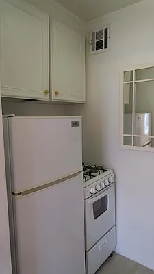 Rented by Realty Group International | media 9