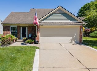 41522 Cornell Dr, Novi, MI 48377