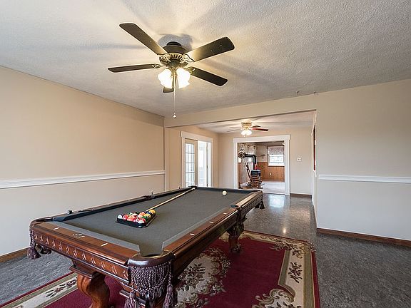 4th image of 37 Brownstone Dr