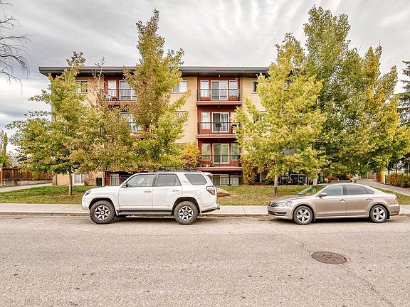 2nd image of 1424 22nd Ave SW #103