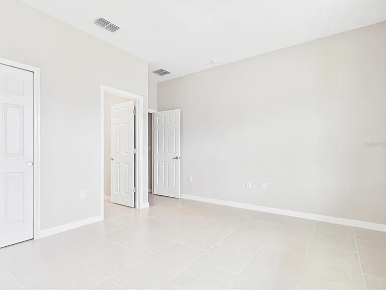 5717 SW 71st Ct — Photo 8