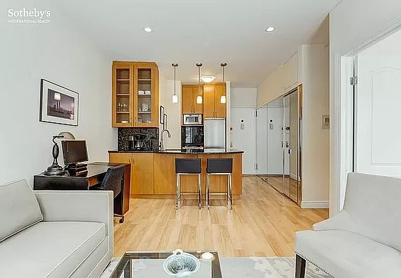 4th image of 160 E 91st St APT 7H