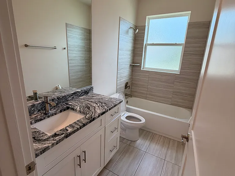 2065 Paragon Cir W — Photo 13