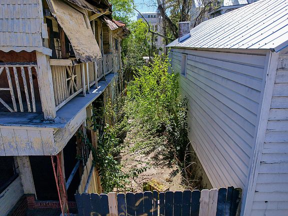 4th image of 13 Line St