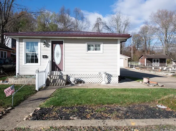 108 N Wardell St, Uhrichsville, OH 44683