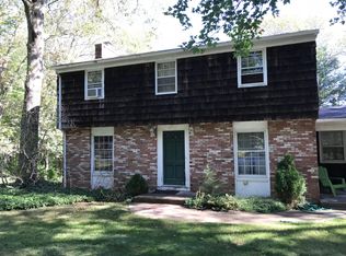 14 Inchcliffe Dr, Gales Ferry, CT 06335